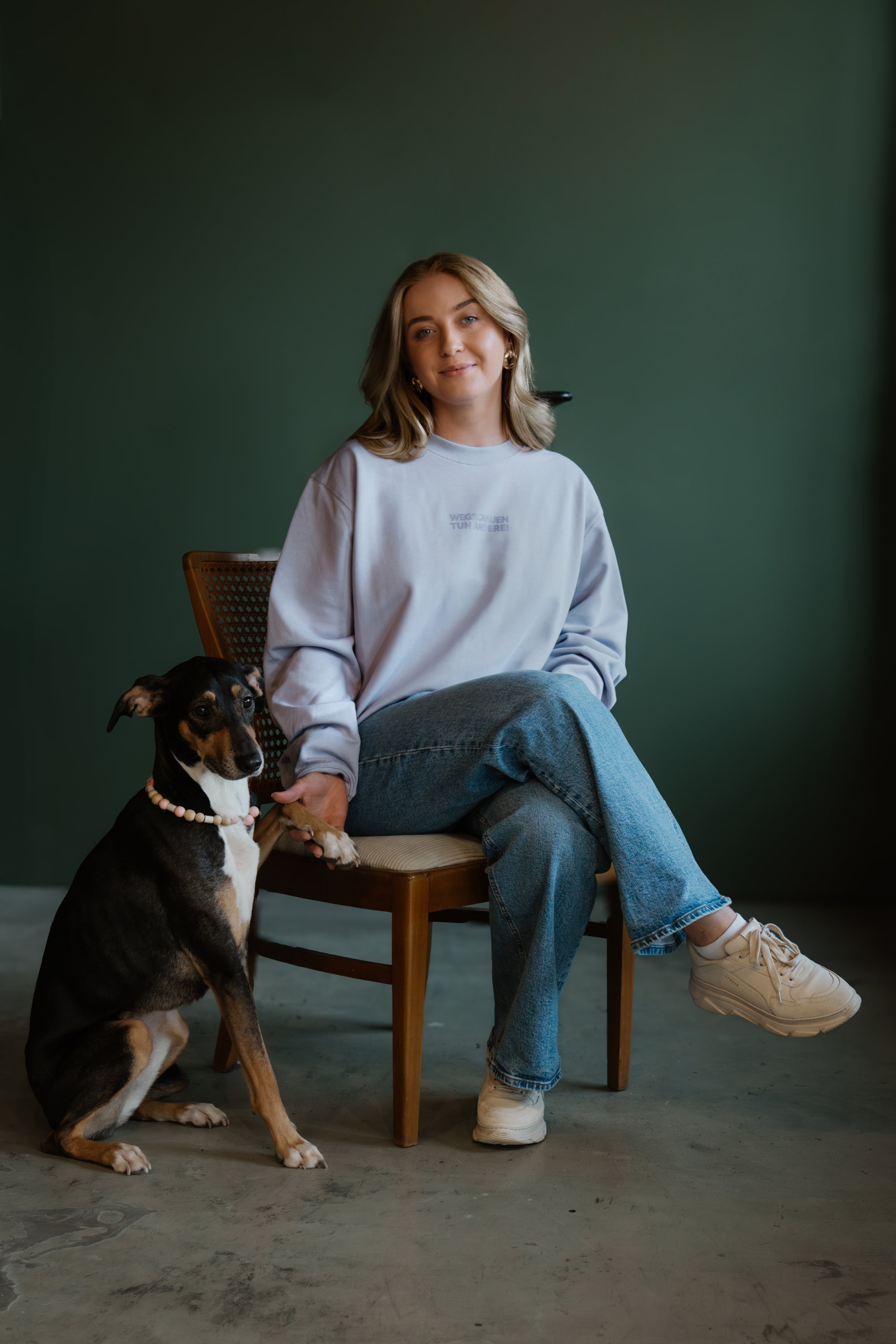 Sweatshirt in Lavendel „Adopt don’t shop“